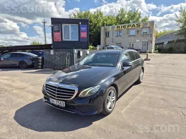 Mercedes Mercedes Benz E220 D 2.0l dīzelis. 143kw 