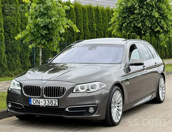 BMW BMW 530d Facelift 180kW Luxury Model / Adaptive Le