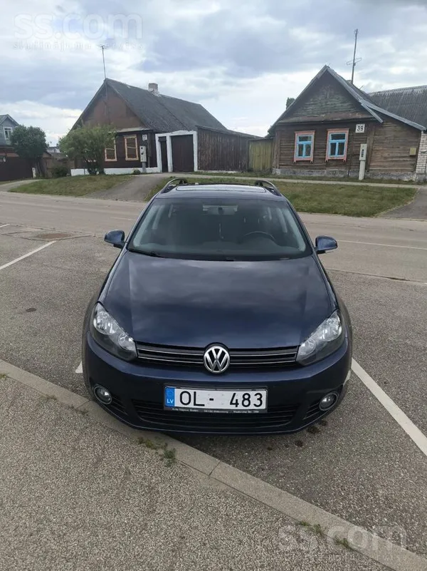 Продам Golf, обслужан, поменяны ремни, масла, фильтра. 
Ржавчины нет. Тех.