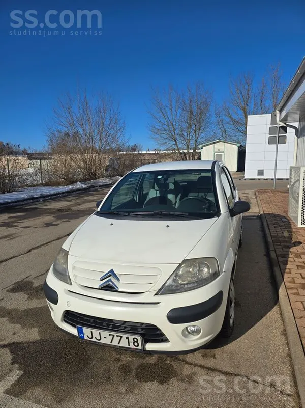Citroen Automašīna ir labā stāvoklī ar jauno tehnisko apsk