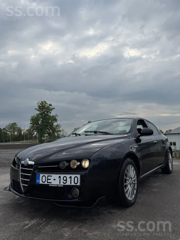 Pārdodu Alfa Romeo 159 1.9 Jtdm Automāts

Auto ar jaunu tehnisko apskati. Ielikts jauns motors un automātiskā kārba, nomain ...