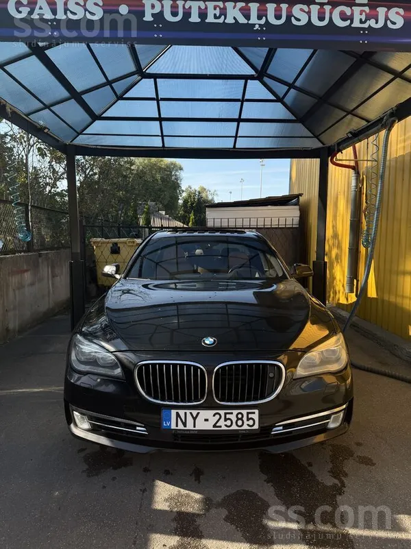 BMW Продается ухоженный и надежный BMW 7-й серии (рест