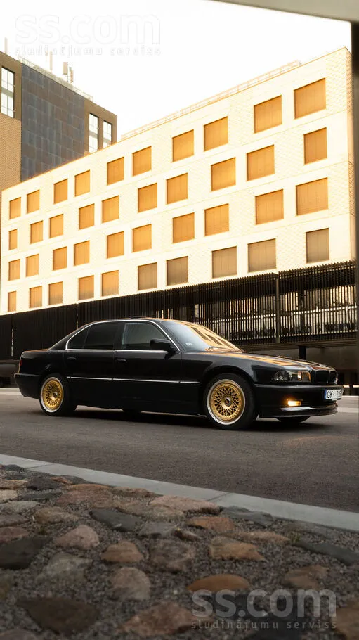 BMW 728 - 1