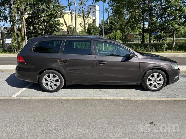 Pārdodu 2011. gada Volkswagen Passat. Auto uzturēts labā tehniskā kārtībā -