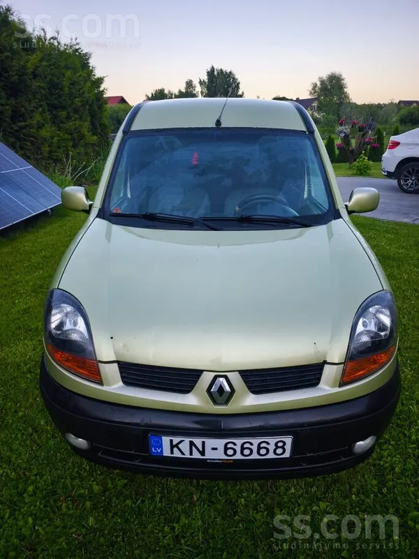 Renault Renault Kangoo 2004 1.2 бензин 5-Мкпп 2750 €