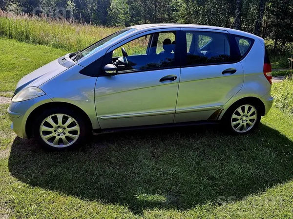 Mercedes Pārdodu sievas auto. Pagājušajā gadā atvests no Vā