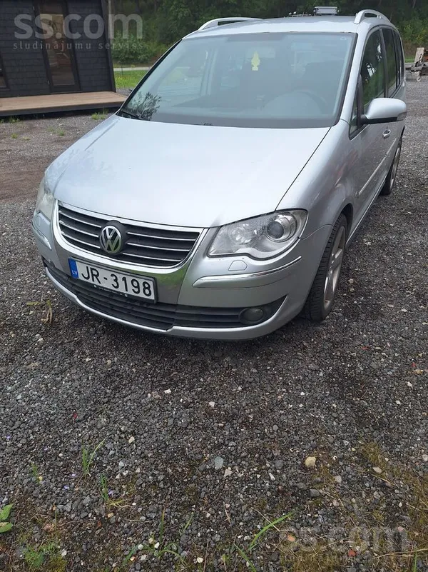 Volkswagen Tiek lietots ikdienā, ir vizuāli defekti. ...