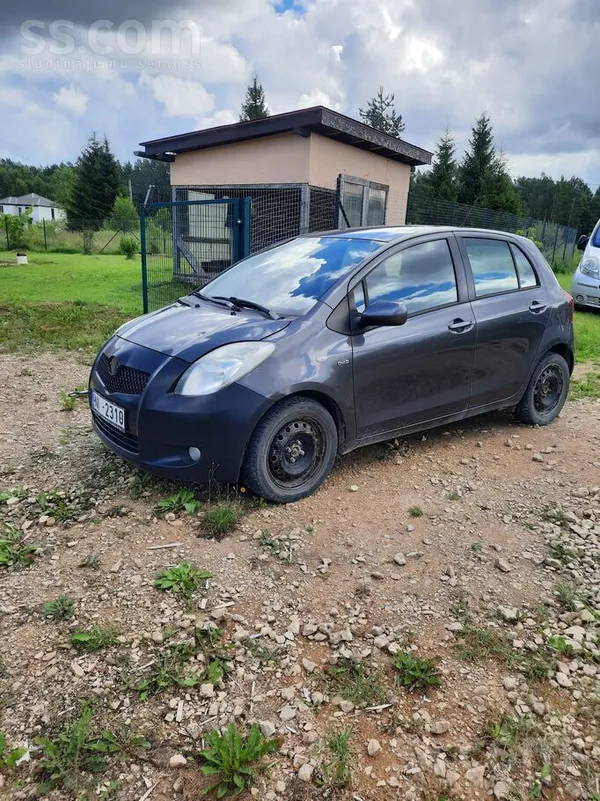Toyota Продаю экономичный автомобиль. Визуально машина в 