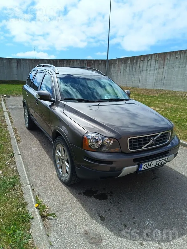 Продаю Volvo XC 90 2007 года. 2.4 D, Awd, 6 ступенчатая механика, 5 мест, ко