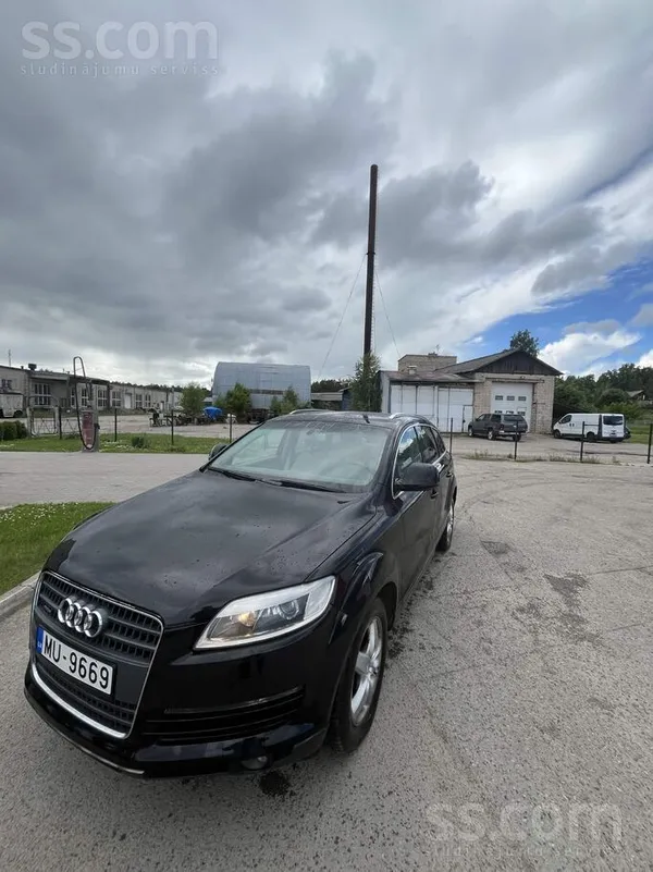 Audi Pārdodu Audi Q7, jo plānā iegādāties jaunāku autom