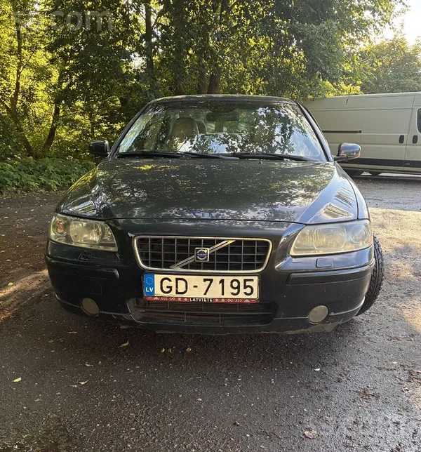 Volvo Pārdod Volvo s60. Strādā gan gāze, gan benzīns. Mo