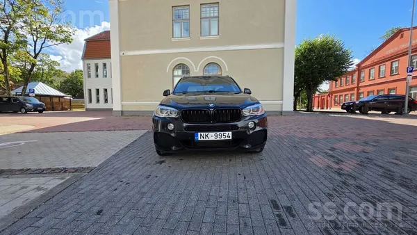 BMW Pardodu BMW X5 xDrive 40d Sportautomatic 230Kw/313