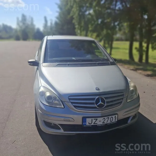 Mercedes Pārdod a/m Mercedes Benz B170 labā vizuālā un tehn