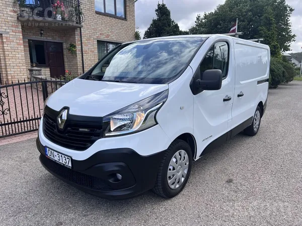 Renault Trafic ar divām kravas sānu durvīm, ar oriģinālu n