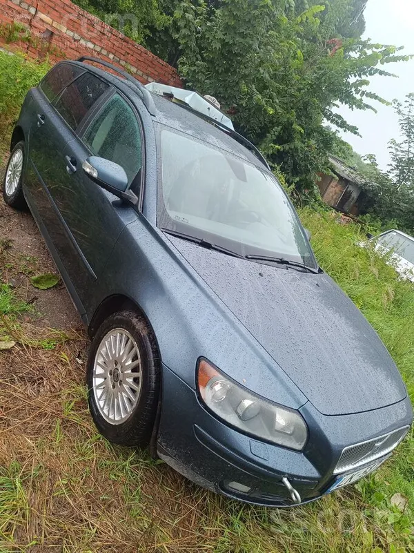Volvo Uz rez daļām dzinēja defekts . Pārējo laba stāvokl
