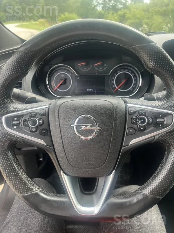 Pārdodu labu Opel Insignia 2.0 dīzelis 120kw. Tikko izieta skate 03.08.2027