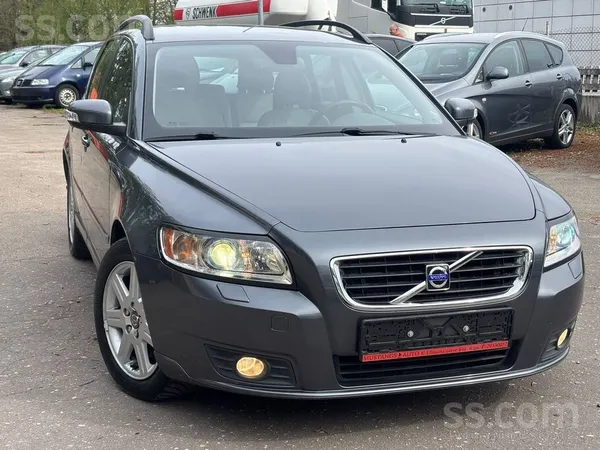 Volvo Ievests Volvo V-50, 2, 4i 2435 cm3 103 kw, 140 zs 