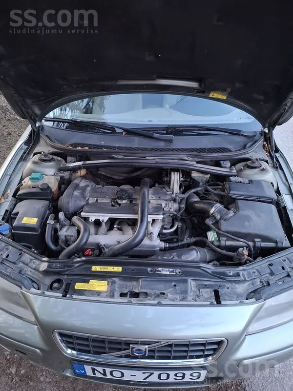 Pārdod tehniski labā stāvoklī Volvo S60, 2, 5T Awd. Sīkāka informācija pa tā
