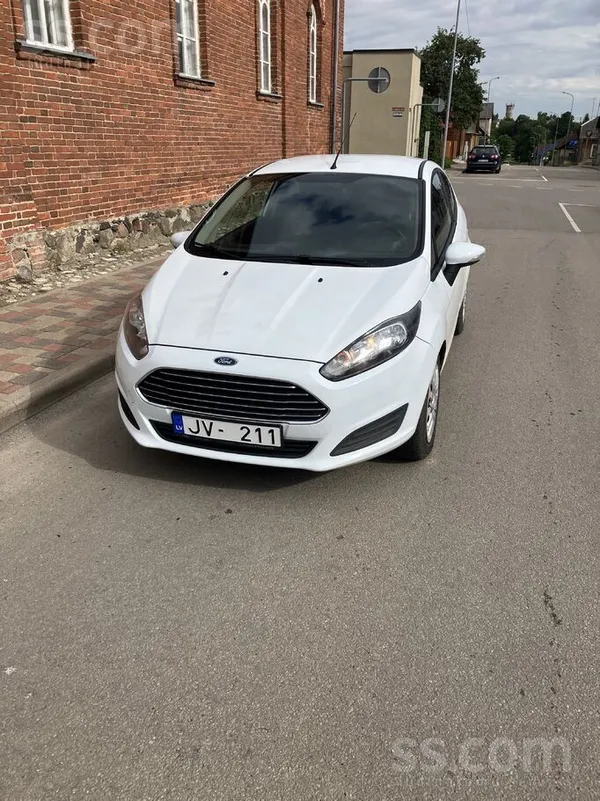 Ford Pārdodu labā darba stāvoklī. mazs gada nodoklis. j