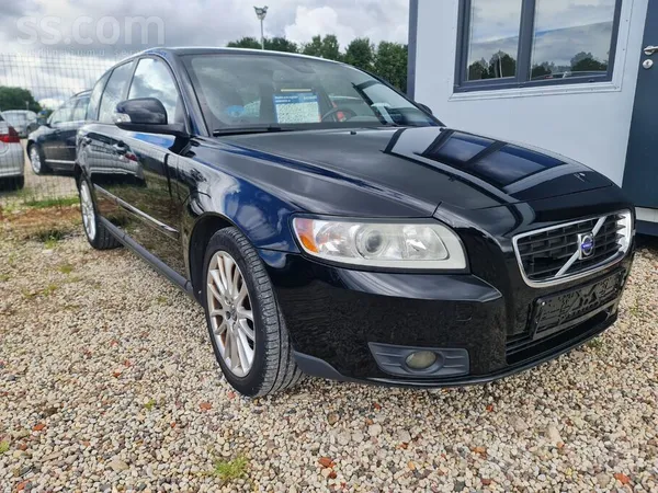 Tikko no Nīderlandes. Firma pārdod Volvo V50 ar 1.6 dizelīti , manuālā kārba