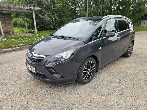 Opel Pārdod Opel Zafira 2013. izlaiduma gads. 7 sēdviet