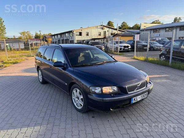 Volvo Volvo V70 2.4 D5 TA līdz 28.04.2027