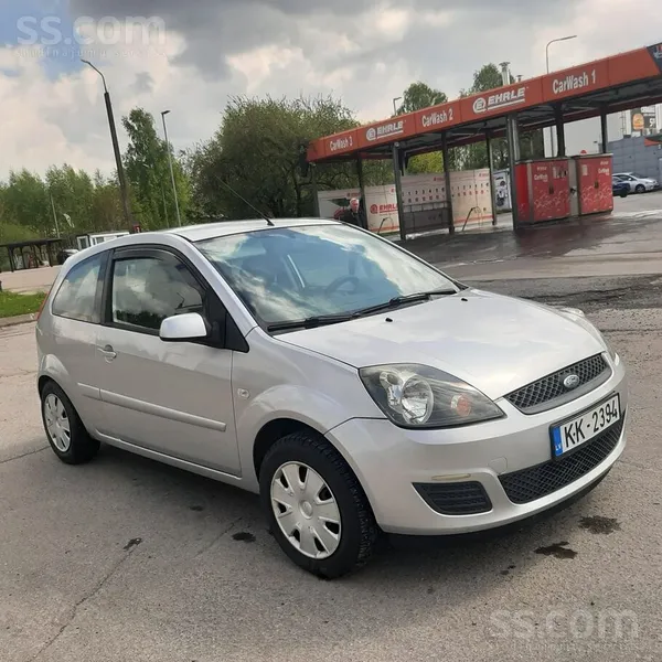 Ford Pārdod Ford Fiesta 2008 gada. 1, 4 l Benzīns/gāze.