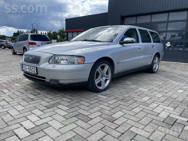 Volvo V70, 2, 4 D5 Awd, tikko izieta TA

Klimata kontrole
Kruīza kontrole