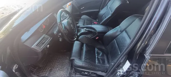 BMW Melnie griesti. 