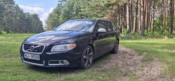 Volvo Pardod Volvo V70 2012.gads, R-Design. Motors 2.0 1