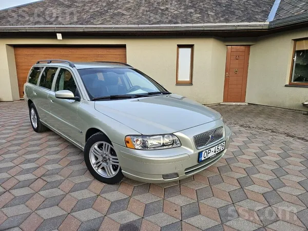 Volvo Tikko no Vācijas 2.4D5 Mehaniska 6-pkp ātrumkārbā.