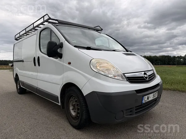 Opel Opel Vivaro 2.5D – garā bāze, bez vinjetes. Auto i