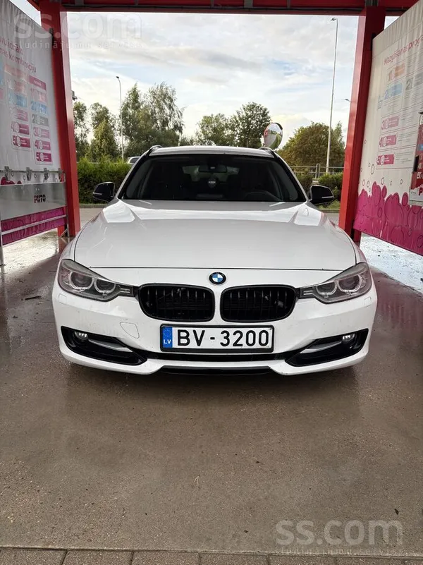 BMW Skaists un kopts Bmw320 d (120 kw) ar piesaistošu 