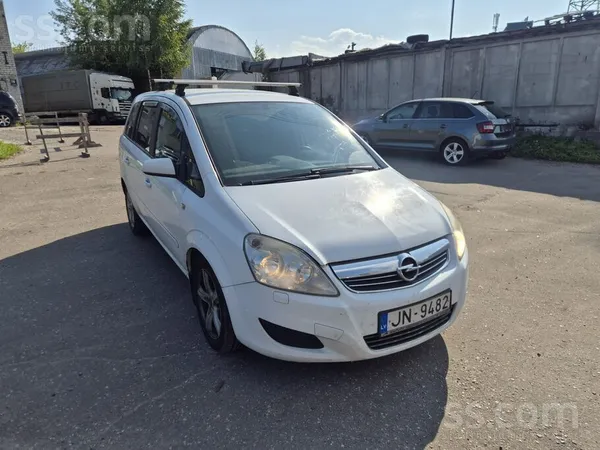 Opel Tiek pārdots uzticamais ģimenes (un kaimiņu) busiņ