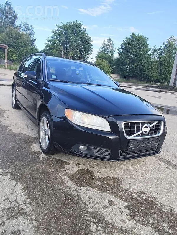 Pārdodu Volvo V70. Auto noņemts no uzskaites, nodokļu parāda nav. Motors un