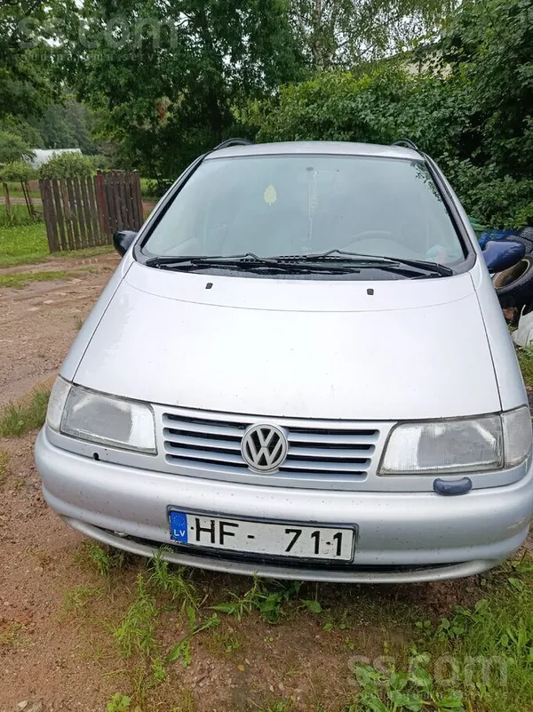 Pārdodu uzticīgu auto ar 1.9tdi 66kw motoru. Priekšējie sēdekļi griežas 180