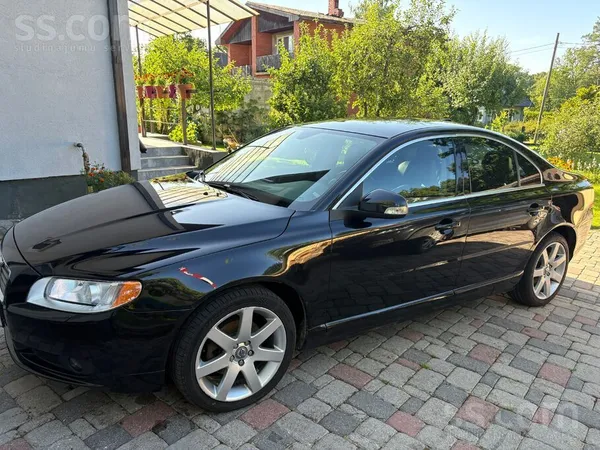 Volvo Ideālā tehniskā un vizuālā stāvoklī. Auto ir kopts