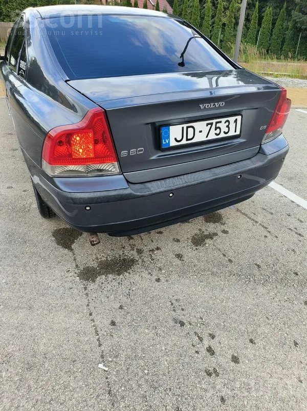 Volvo Pardodu labu, ekonomisku auto ar jaunu Tehnisko ap