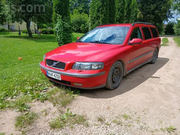 Volvo Pārdodu Volvo V70 2.4D (manuālā kārba)