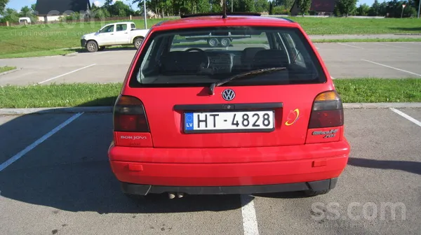 Volkswagen Pārdodu sarkanu zemenīti, jauna tehniskā apskate