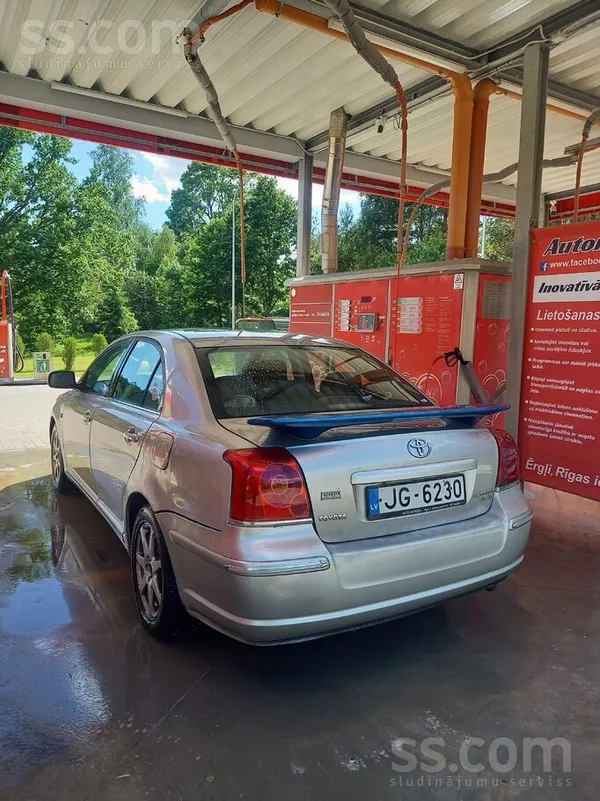 Toyota Ļoti ekonomiska mašīna. Labs variants, kā pirmā ma