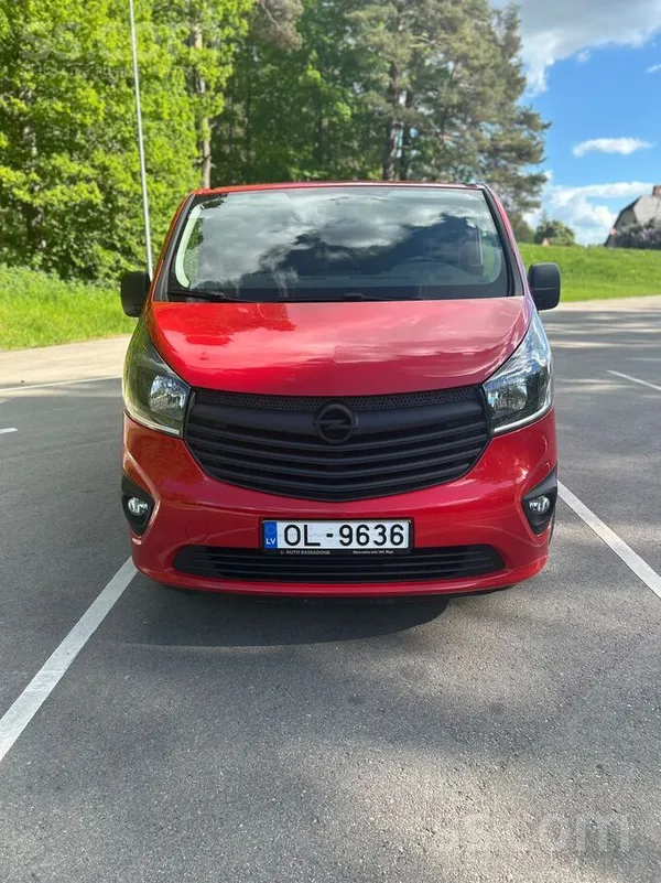 Opel Pārdod lielisku Opel Vivaro. Labā tehniskā un vizu