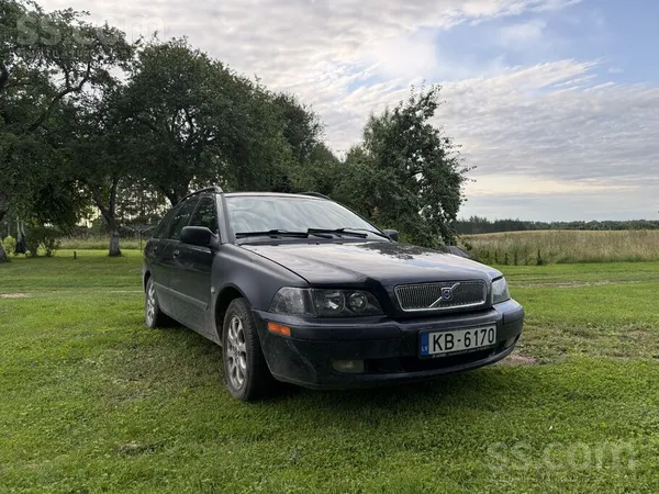 Volvo Uzticams un praktisks auto teicamā darba kārtībā. 