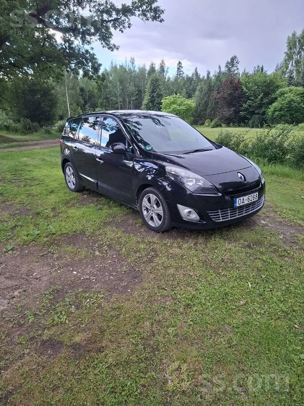Renault Ipasnieks tirgo labu reni. pats pirku vacija nedau