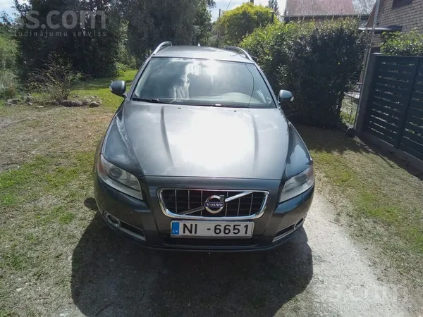 Volvo Pārdodu volvo v 70ļoti labu un uzticamu auto kas k