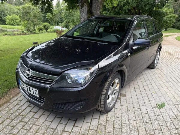 Opel Pārdod Opel Astra, 2008. gada izlaidums. Automašīn