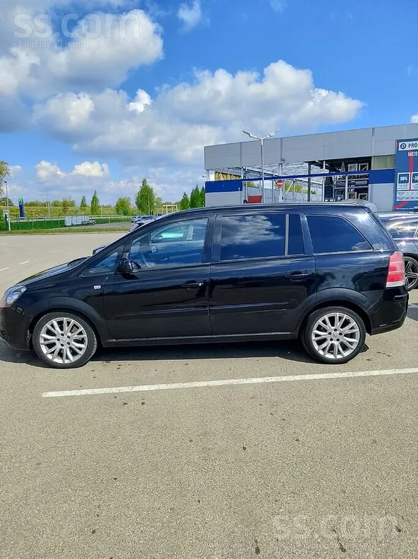 Opel Авто в хорошем техническом состоянии, обслужена. З