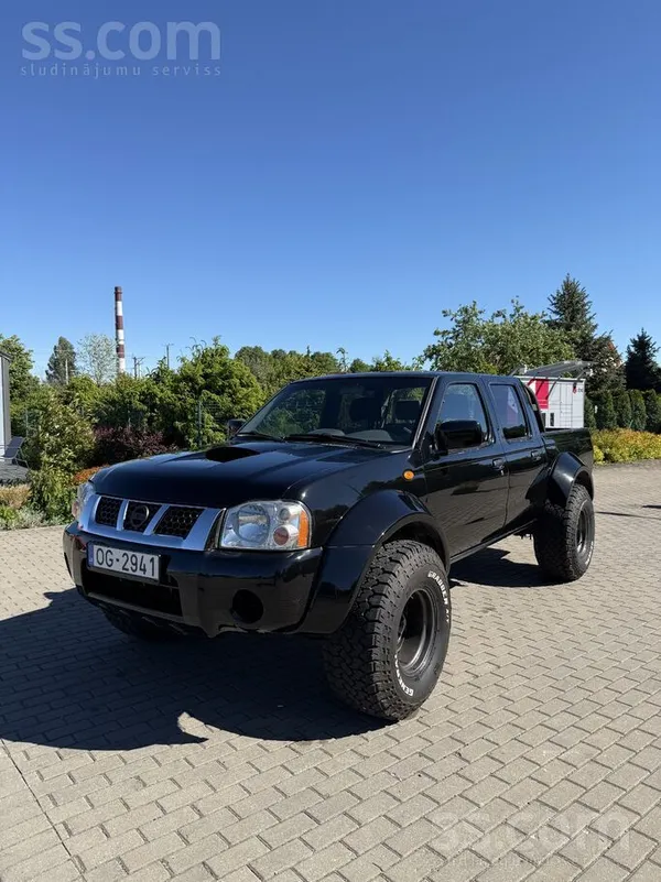 Nissan Pārdodu Nissan Double cab Arctic truck