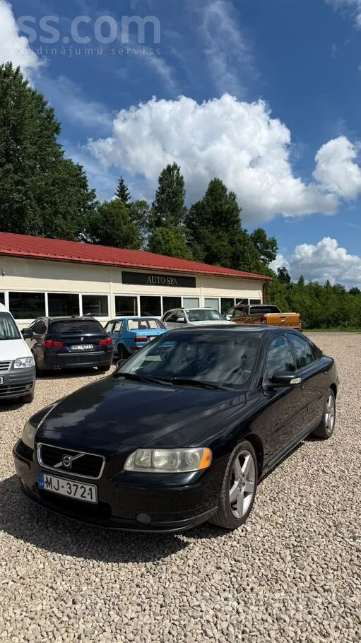 Volvo Pārdodu Volvo S60, ar 2.4 120kw dzinēju. Tikko izi
