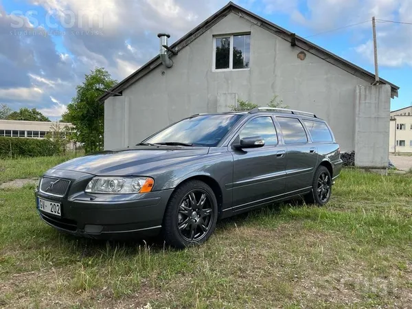 Volvo Volvo V70 D5 136 kW Summum 7 vietas Ļoti bagāta ko